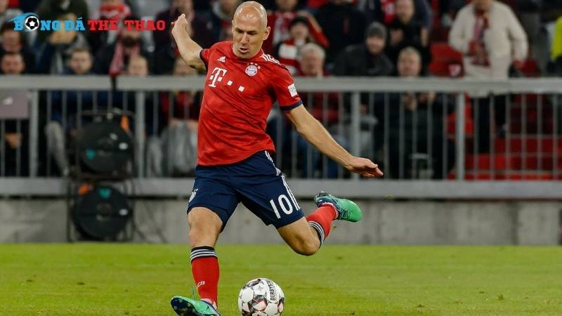 Arjen Robben, anh đã ghi dấu trong lịch sử bóng đá bằng tốc độ và sự đột phá!