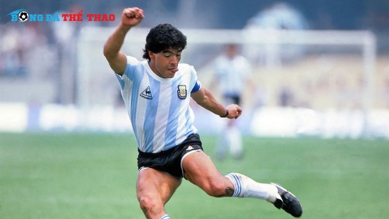 Cầu thủ sút phạt xuất sắc nhất thế giới Diego Maradona – 62 bàn