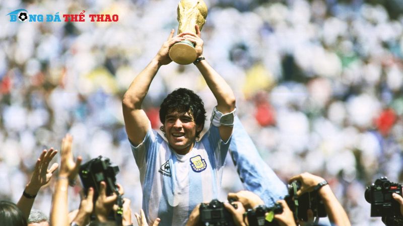 Cầu thủ Diego Maradona là biểu tượng bóng đá thế giới