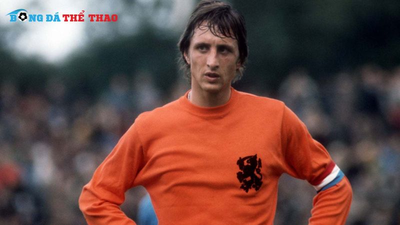 Johan Cruyff là câu thủ đặt nền móng cho triết lý bóng đá tổng lực